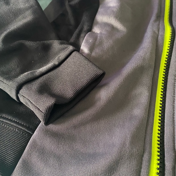 Nike Black and Yellow Athletic Jacket Full-Zip Performance - Picture 5 of 6